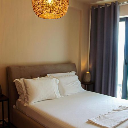 Azar Luxury Suites วญอเรอ ภายนอก รูปภาพ
