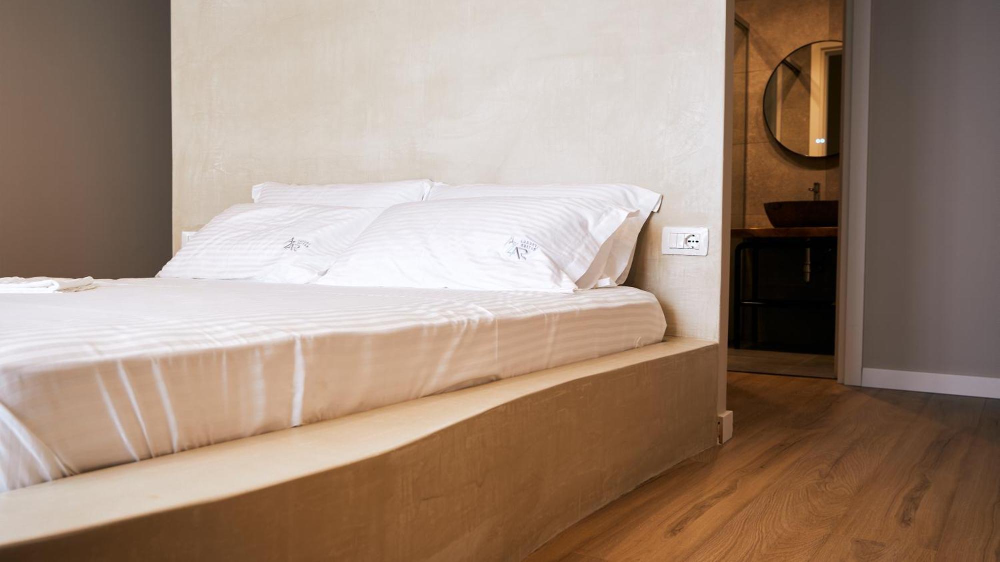 Azar Luxury Suites วญอเรอ ภายนอก รูปภาพ
