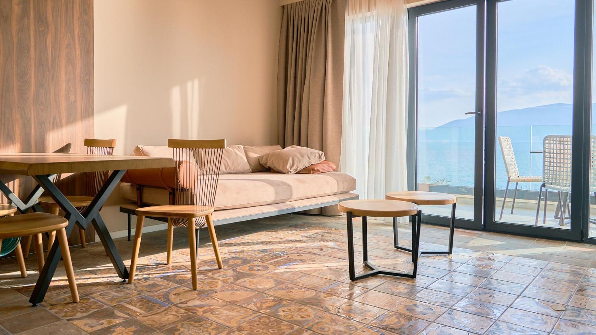 Azar Luxury Suites วญอเรอ ภายนอก รูปภาพ