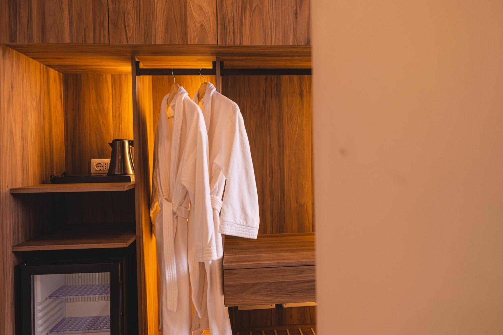 Azar Luxury Suites วญอเรอ ภายนอก รูปภาพ